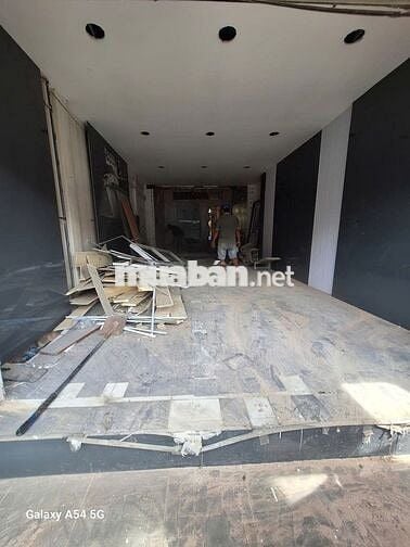 Cho thuê mặt bằng tại 656/ Quang Trung. DT 2,5 x 8,5m, có gác