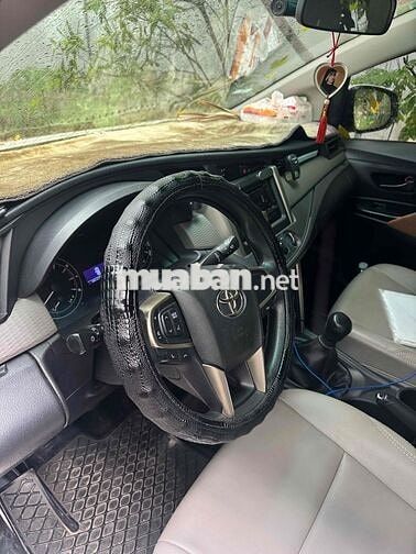 Toyota Innova 7 chỗ Trắng