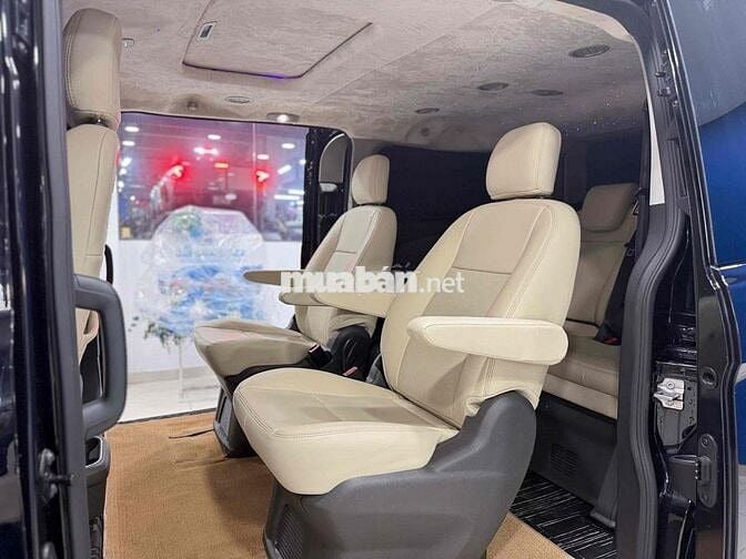 Ford Tourneo Titanium 2019 Đen 77.000km