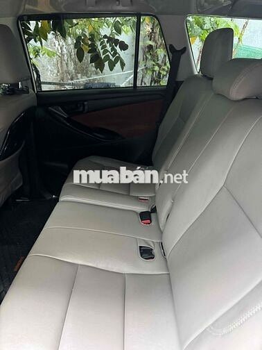 Toyota Innova 7 chỗ Trắng