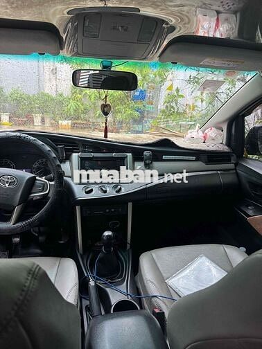 Toyota Innova 7 chỗ Trắng