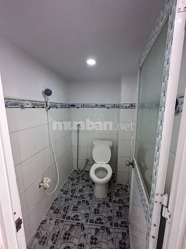 Nhà 1 trệt 1 lầu 40m2 Hóc Môn 495tr có sổ hồng sang tên chính chủ