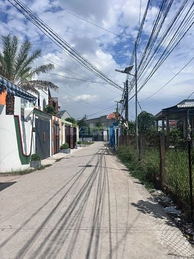 Nhà 1 trệt 1 lầu 40m2 Hóc Môn 495tr có sổ hồng sang tên chính chủ