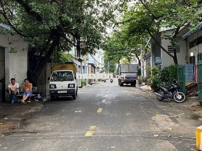 Bán Lô Đất Ngay Nhà Bè, DT: 5X16 CN 80M2, HXH 13M, XD: 1T2L GIÁ 1.8 TỶ