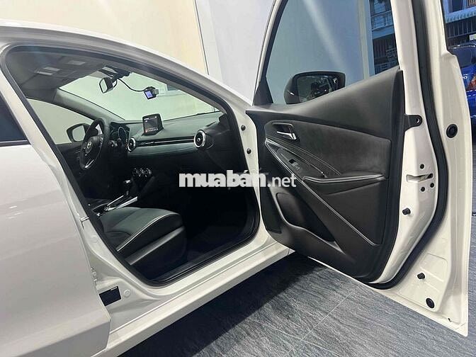 Mazda Mazda 2 Luxury 2020 Trắng 57.000 km