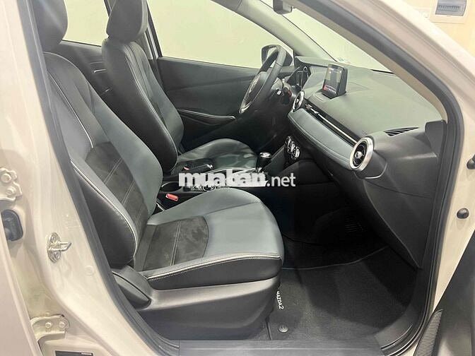Mazda Mazda 2 Luxury 2020 Trắng 57.000 km