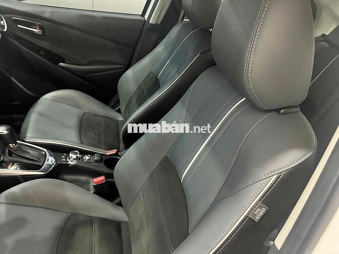 Mazda Mazda 2 Luxury 2020 Trắng 57.000 km