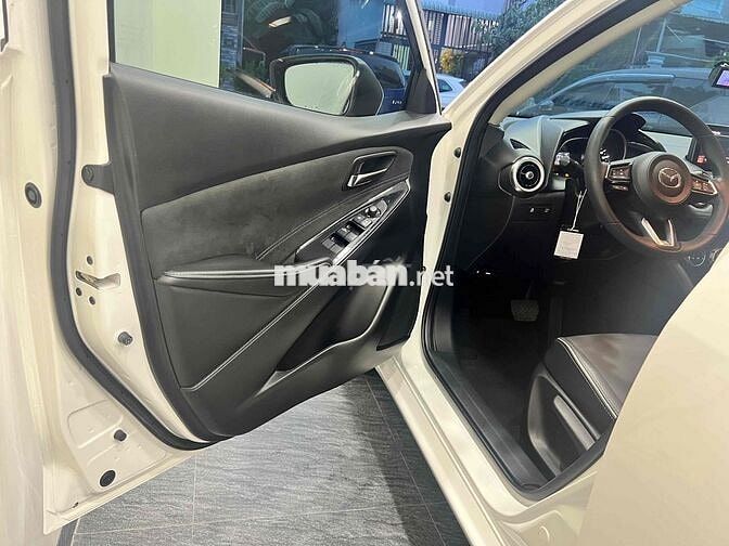 Mazda Mazda 2 Luxury 2020 Trắng 57.000 km