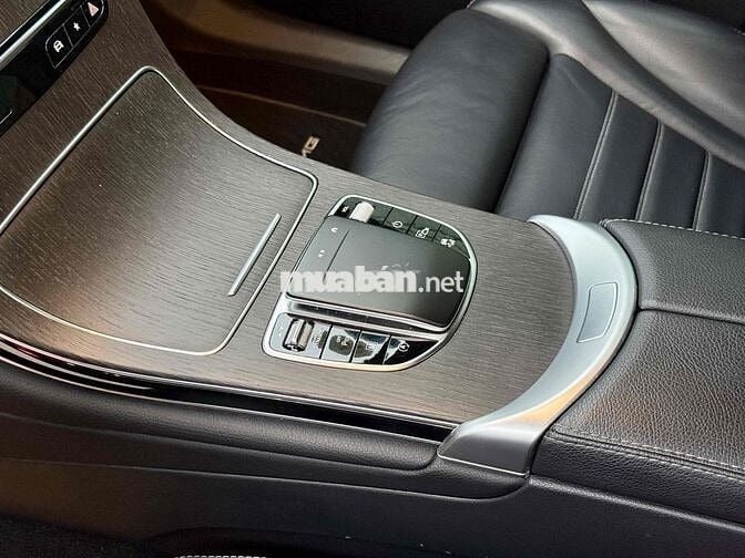 Mercedes-Benz GLC 300 2021 V1 Xanh cavansite