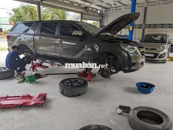 Tuyển thợ phụ sửa chữa ô tô