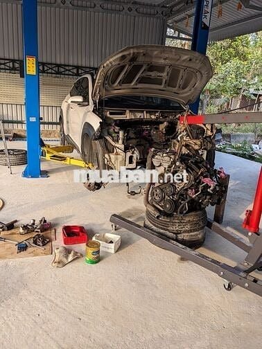 Tuyển thợ phụ sửa chữa ô tô