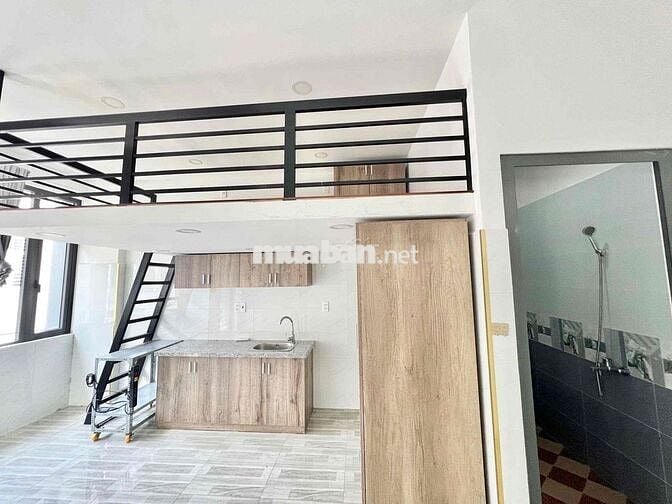 PHÒNG MỚI GIÁ RẺ GÁC CAO, BAN CÔNG THOÁNG, RỘNG 35m2 GẦN ĐH UTH, Q1