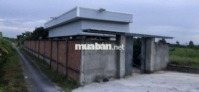 Nhà yến mặt tiền đường kênh Công Si 