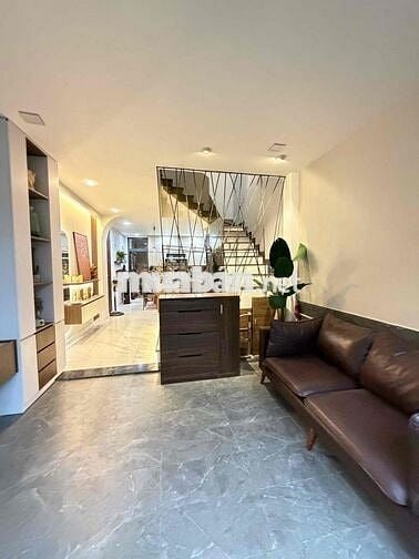 thu hút:  🏡 Nhà đẹp Full nội thất | 4PN | Hẻm xe hơi | Gần Q1 & Phú Mỹ