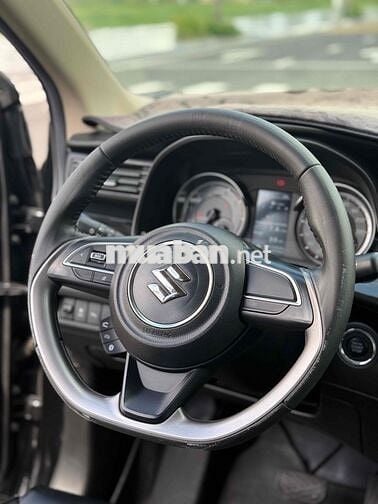 Suzuki XL7 2022 Đen 32.000km xe gia đình đi ít