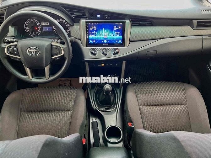 Toyota Innova 2.0E MT 2022 Số sàn Đồng