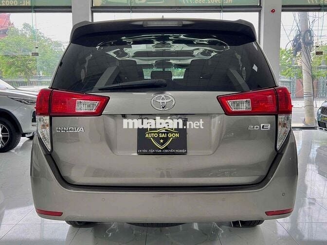 Toyota Innova 2.0E MT 2022 Số sàn Đồng