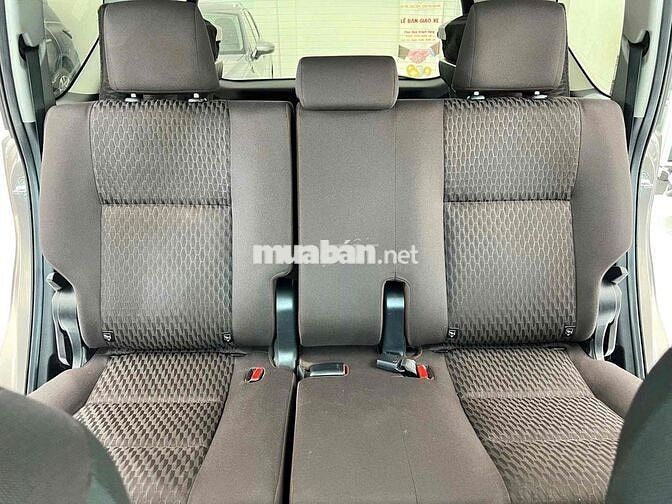 Toyota Innova 2.0E MT 2022 Số sàn Đồng