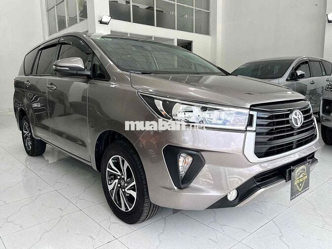 Toyota Innova 2.0E MT 2022 Số sàn Đồng