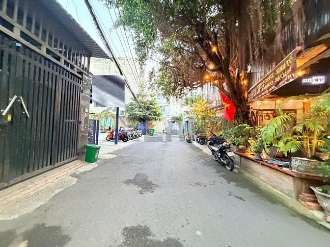 SIÊU PHẨM- NHÀ MẶT TIỀN 3 TẦNG KD TỐT - GẦN VINCOM THỦ ĐỨC VÕ VĂN NGÂN