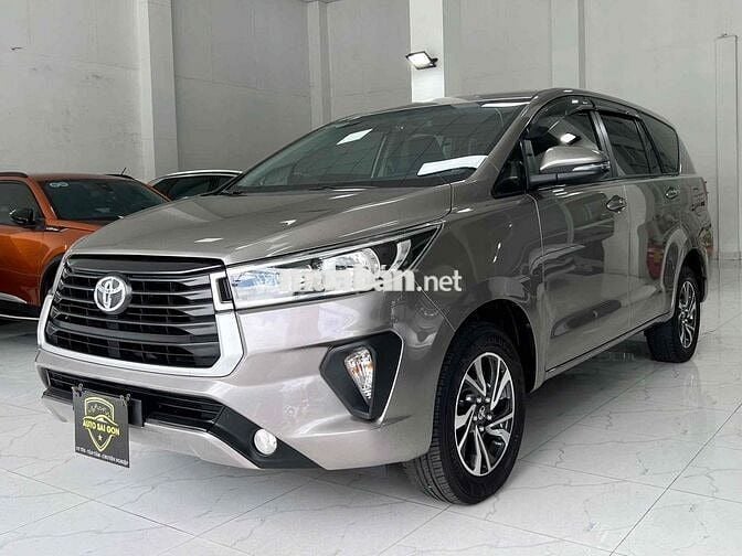 Toyota Innova 2.0E MT 2022 Số sàn Đồng