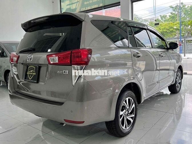 Toyota Innova 2.0E MT 2022 Số sàn Đồng