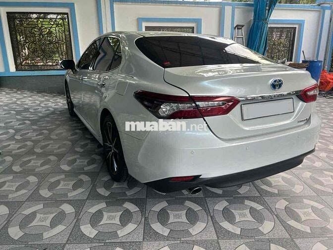 Toyota Camry 2022 2.5 HEV Hybrid Trắng