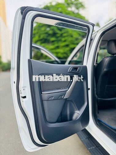 Ford Ranger XLS AT 2022 Trắng 20.000 km
