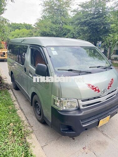Toyota Hiace 2011 16 chỗ hạ tải 6 chỗ