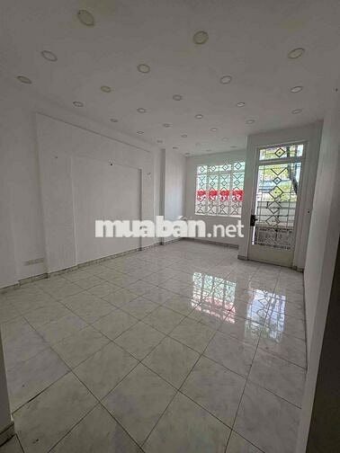 Chính chủ cho thuê nhà 2 MT Q4