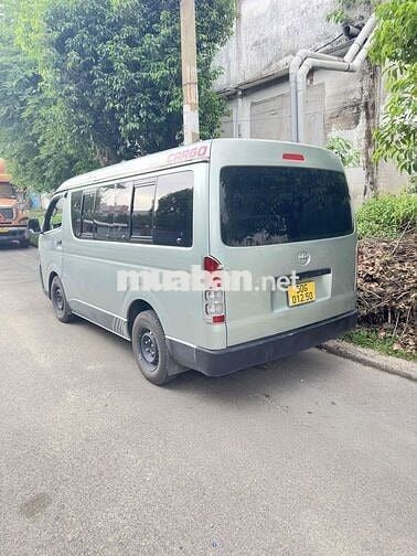 Toyota Hiace 2011 16 chỗ hạ tải 6 chỗ