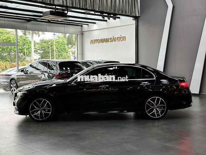 Mercedes C300 AMG 2022 Đen 29.000km