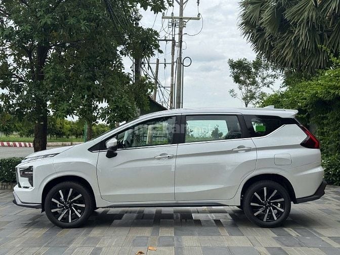 Xpander Premium giảm giá cực sâu tháng 6