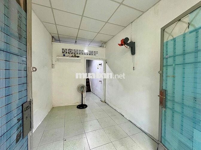 Chính chủ cho thuê_Nhà nguyên căn_Trệt lầu_Sát mặt tiền Hoàng Sa Q3