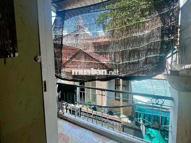 Chính chủ cho thuê_Nhà nguyên căn_Trệt lầu_Sát mặt tiền Hoàng Sa Q3