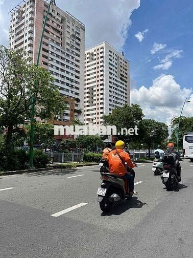 Chính chủ cho thuê_Nhà nguyên căn_Trệt lầu_Sát mặt tiền Hoàng Sa Q3