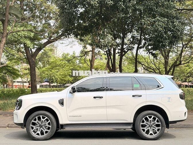 Ford Everest 2024 Bản Full 2 Cầu - Chính hãng