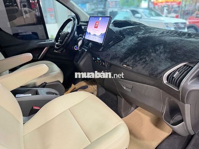 Ford Tourneo Titanium 2019 Số tự động Xăng Đen