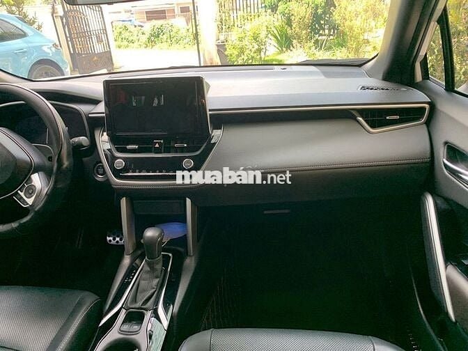 Toyota Cross 1.8V 2024 Trắng 1 vạn km