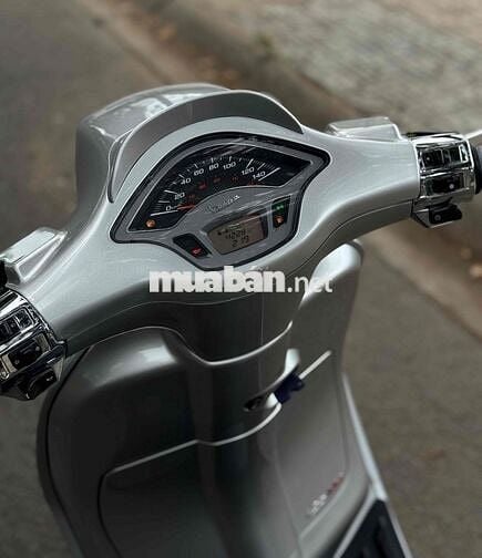 Piaggio Vespa Sprint 2023 Bạc 4000km