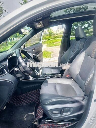 Toyota Cross 1.8V 2024 Trắng 1 vạn km