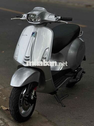 Piaggio Vespa Sprint 2023 Bạc 4000km