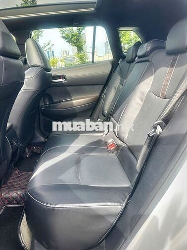 Toyota Cross 1.8V 2024 Trắng 1 vạn km
