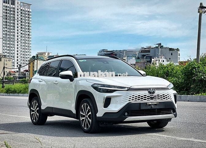 Toyota Cross 1.8V 2024 Trắng 1 vạn km