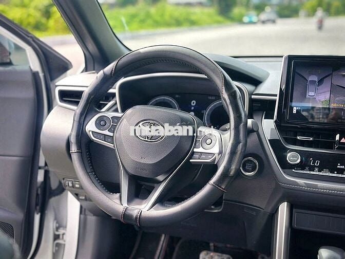 Toyota Cross 1.8V 2024 Trắng 1 vạn km