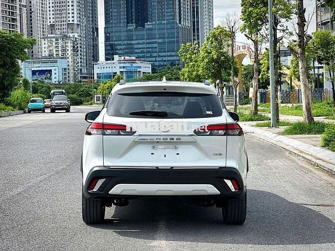 Toyota Cross 1.8V 2024 Trắng 1 vạn km