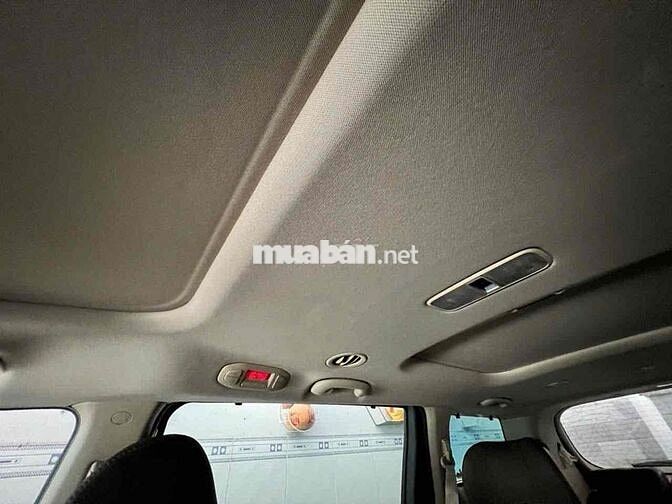 Kia Sedona 2016 Xăng Tự động Bạc