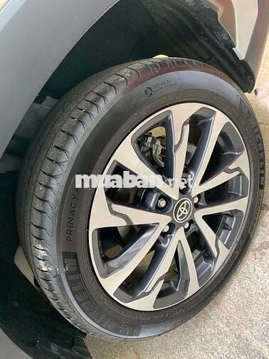 Toyota Cross 1.8V 2024 Trắng 1 vạn km