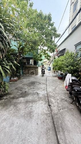 Bán nhà Bình tân ,,đường tỉnh lộ 10 hẽm 🚘 chỉ 1 sẹt tdtsd 100m2 