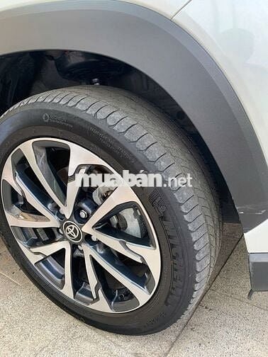 Toyota Cross 1.8V 2024 Trắng 1 vạn km